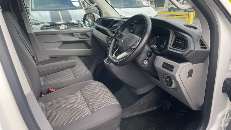 Volkswagen Transporter T28 Lwb Diesel 2.0 TDI 150 Highline Van DSG